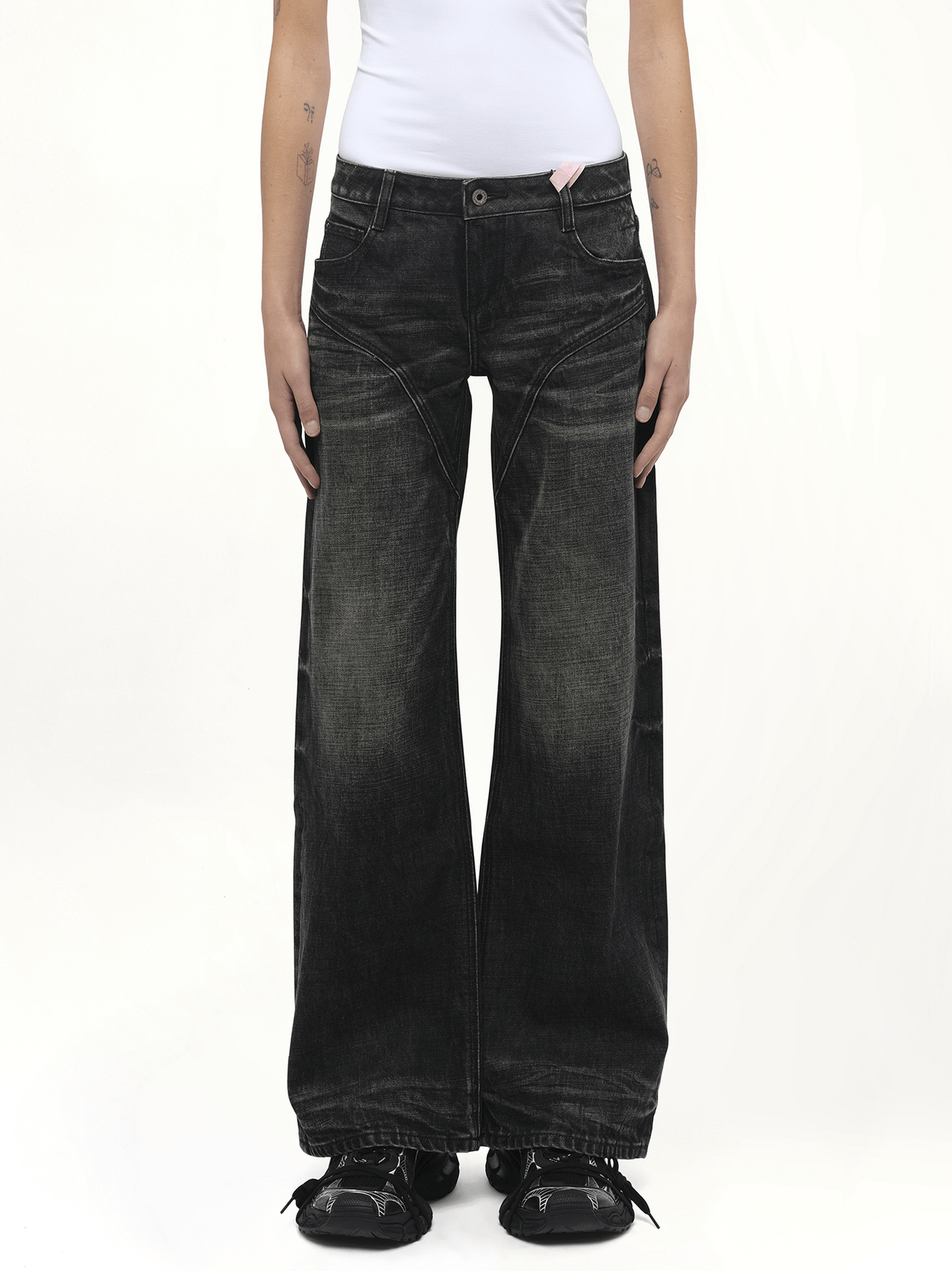 Dirty Wash Straight Jeans in Black