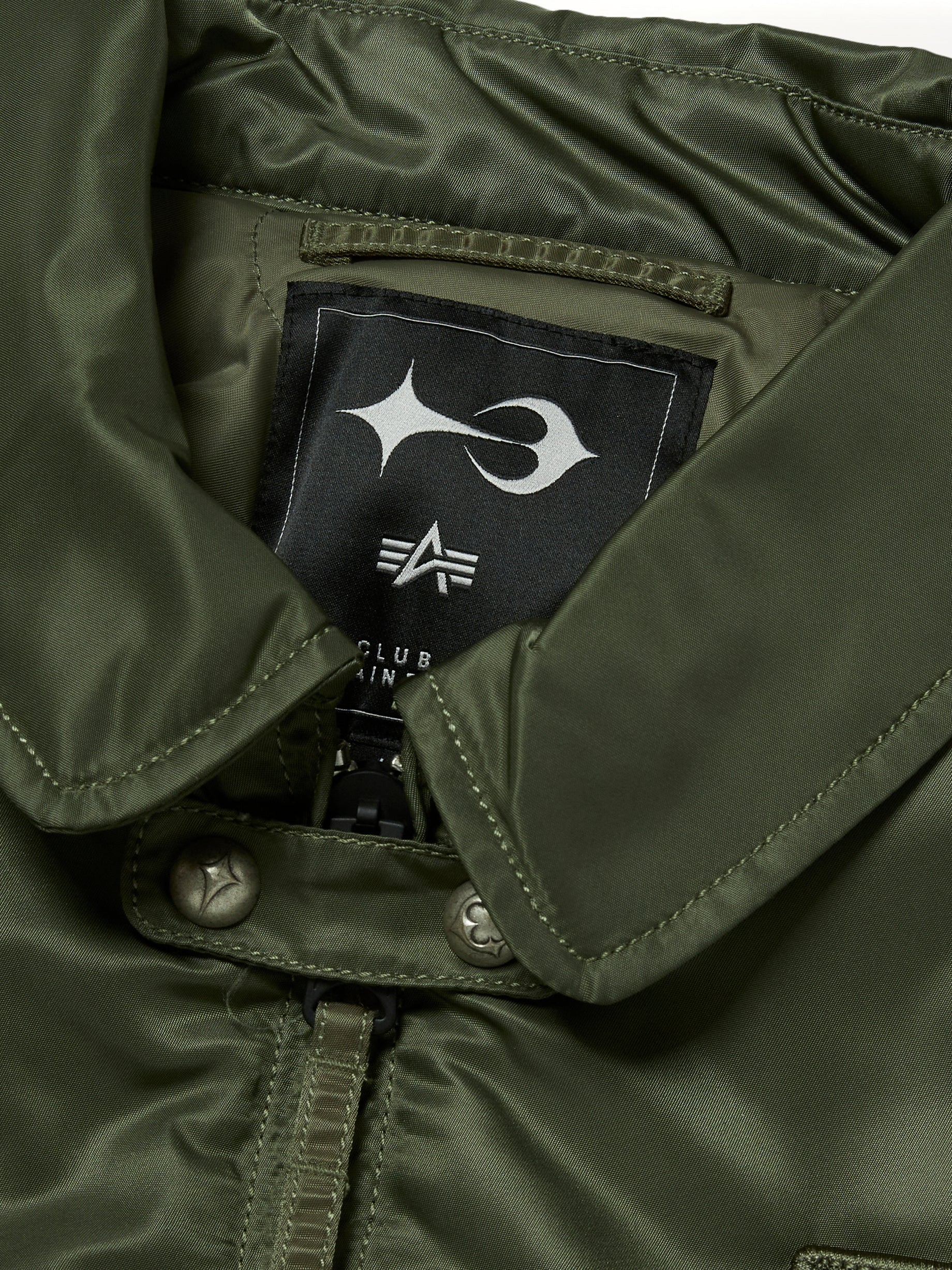 TC x Alpha Industries 봄버 재킷 (리벳 버전) 세이지