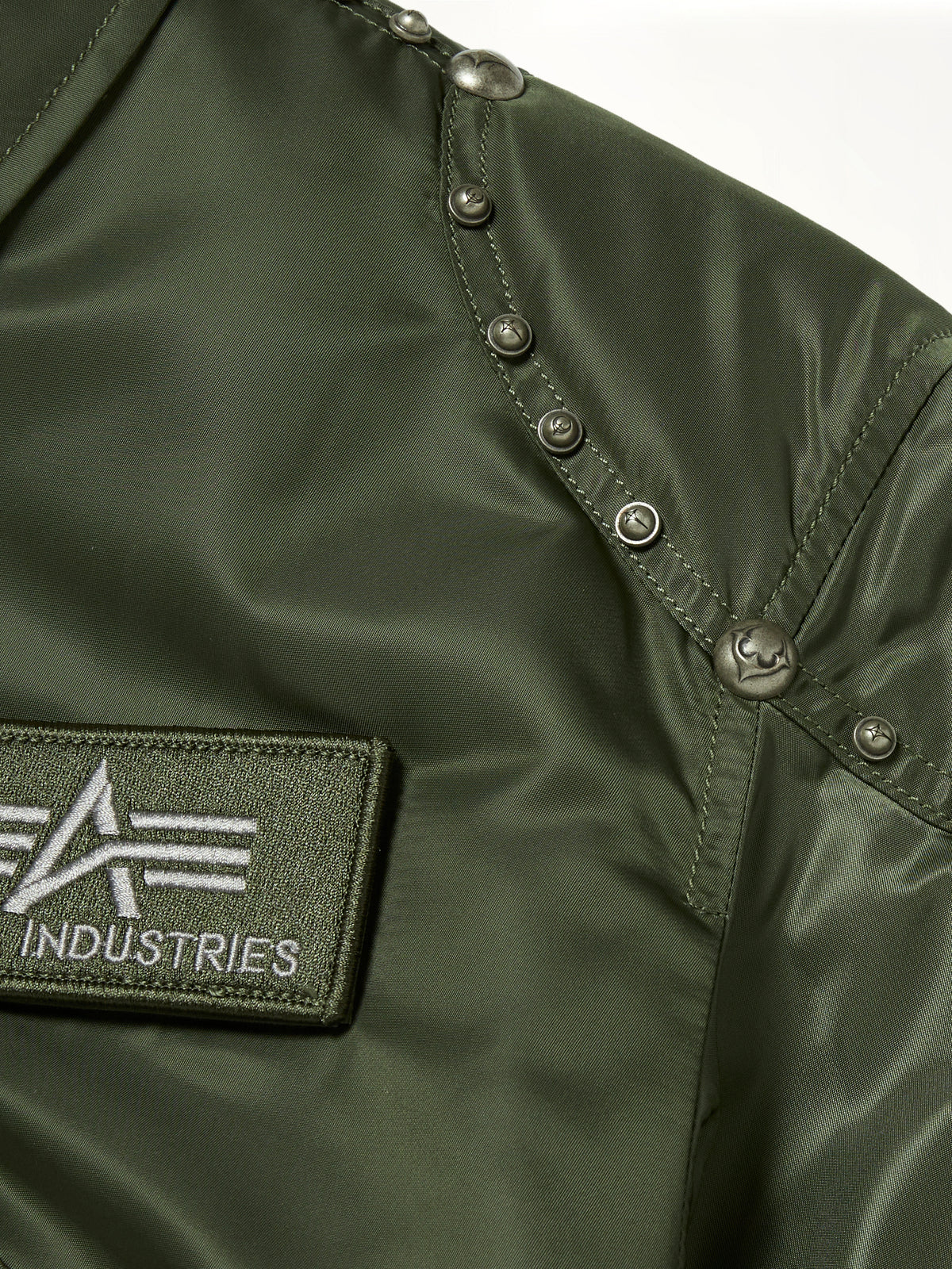 TC x Alpha Industries 봄버 재킷 (리벳 버전) 세이지