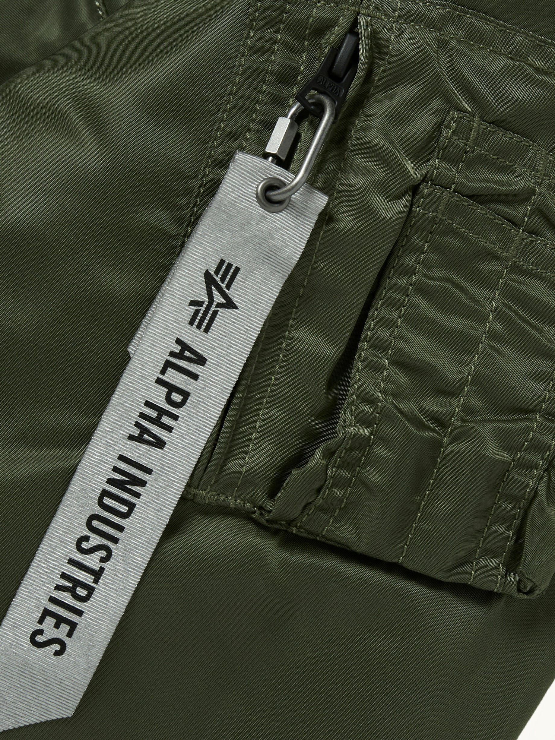 TC x Alpha Industries 봄버 재킷 (리벳 버전) 세이지