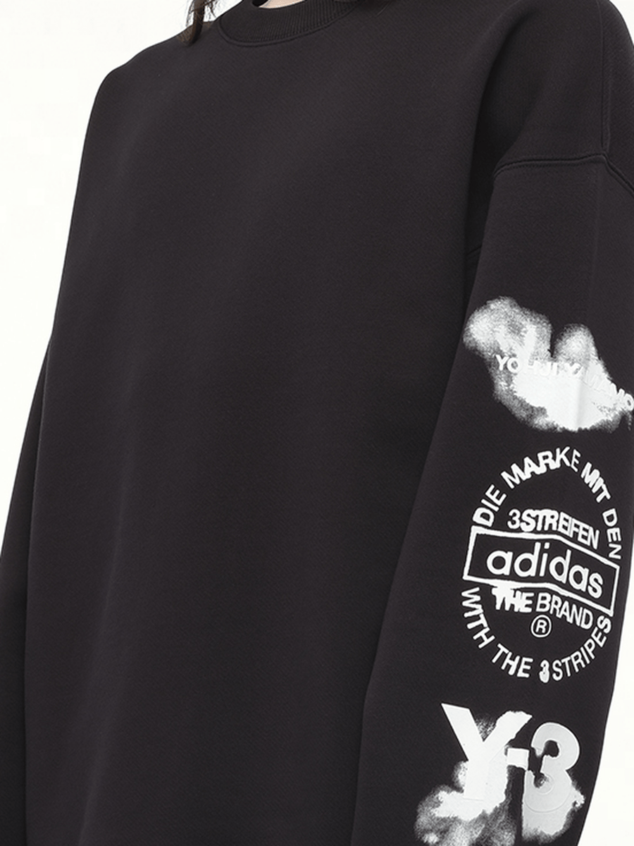 Graphic Crew Sweat in Black
