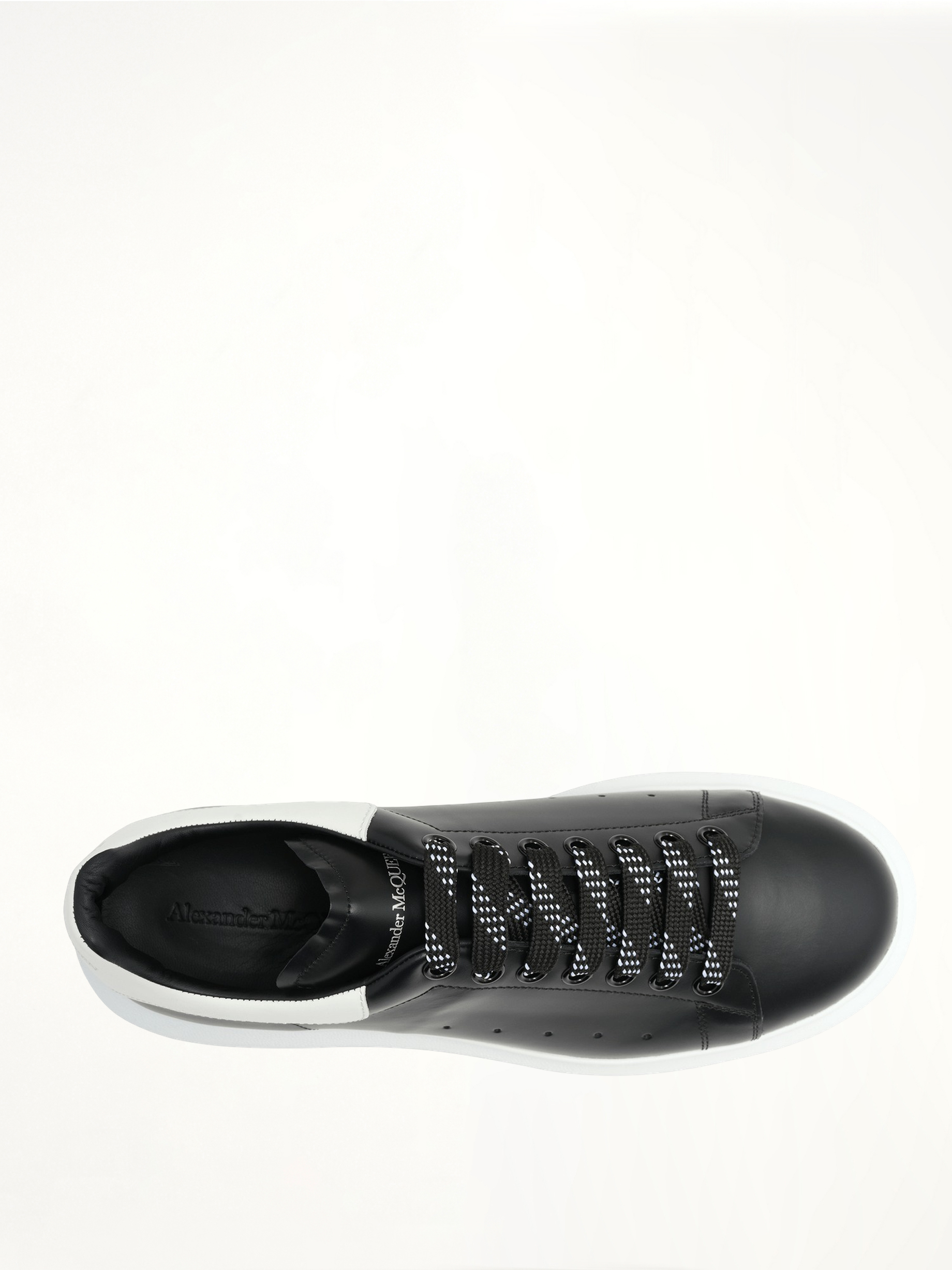 Larry Oversized Sneaker in Black/White Top View | ALEXANDER MCQUEEN