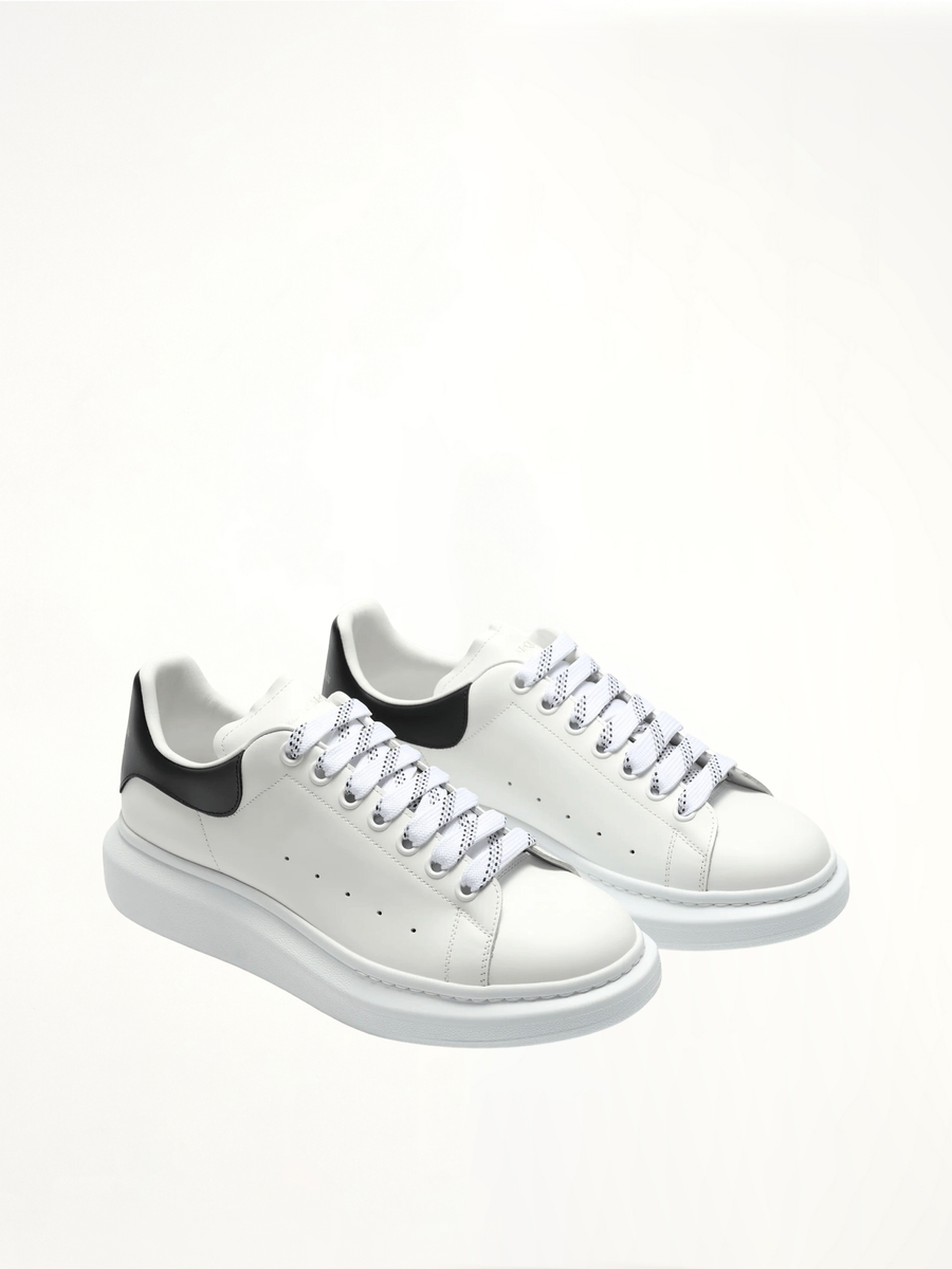 Larry Oversized Sneaker in White/Black Front View | ALEXANDER MCQUEEN