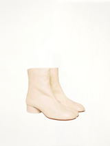 Tabi Ankle Boots 3cm Heel in White Front View | MAISON MARGIELA