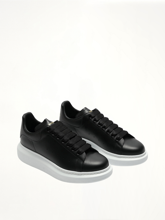 Larry Oversized Sneakers in Black/White