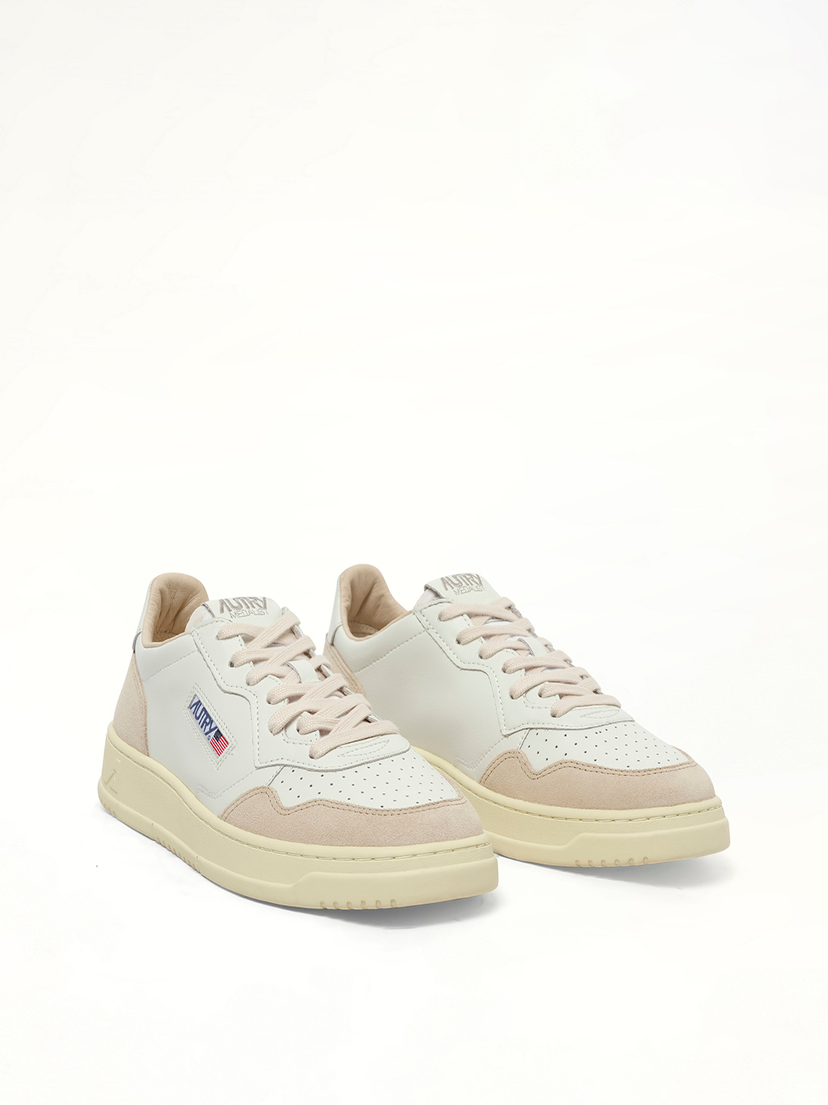 Medalist Low Sneakers in White Front View | AUTRY