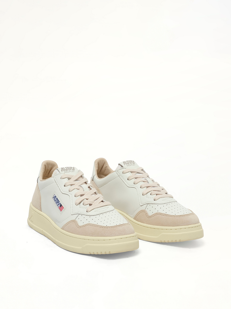 Medalist Low Sneakers in White Front View | AUTRY