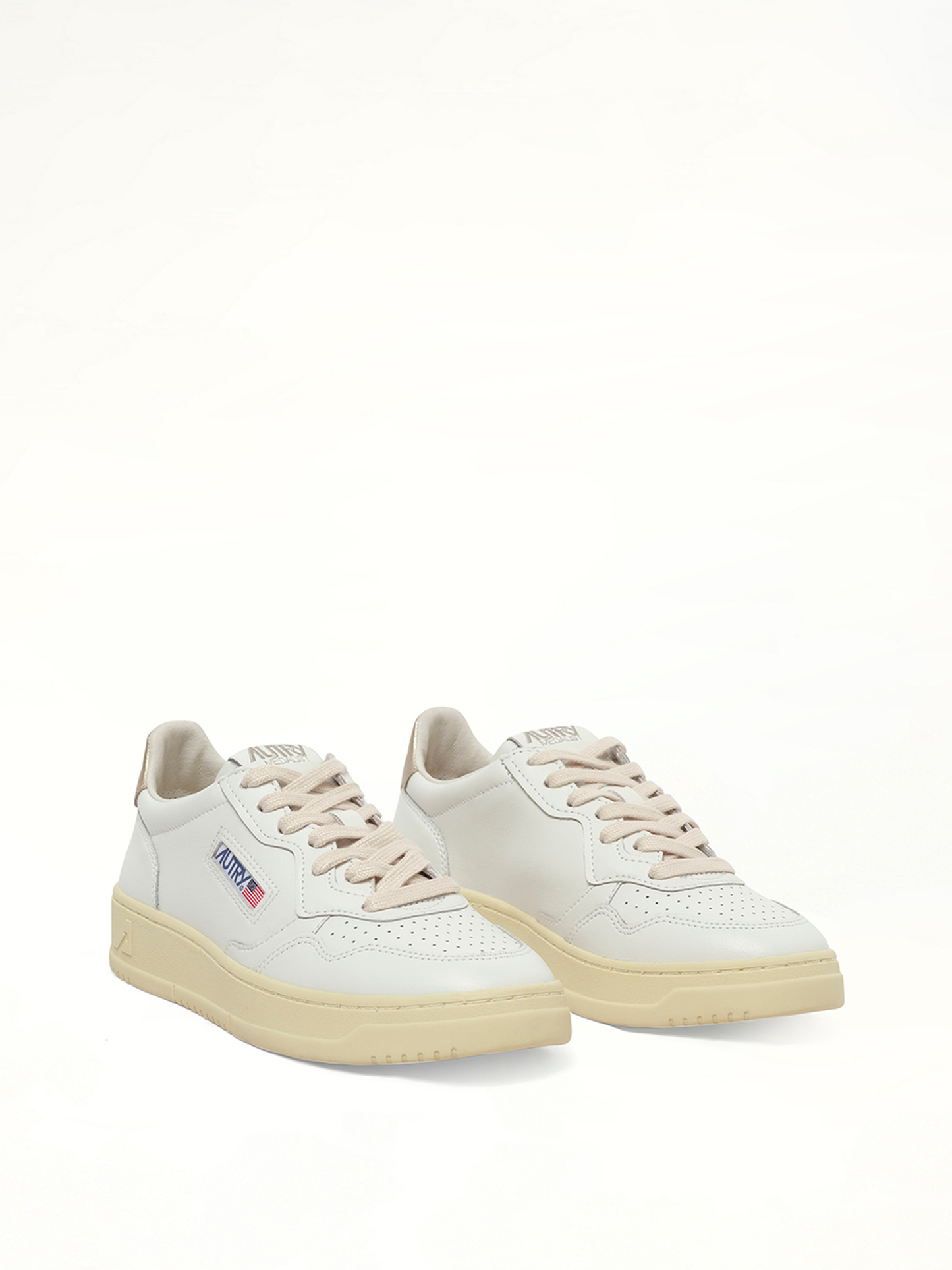 Medalist Low Sneakers in White/Gold