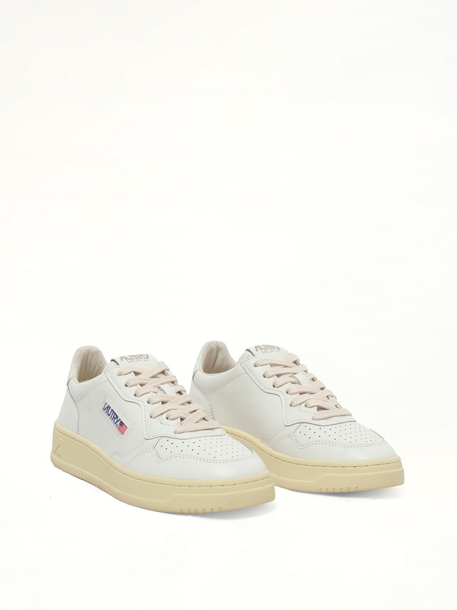 Medalist Low Sneakers in White/White Front View | AUTRY