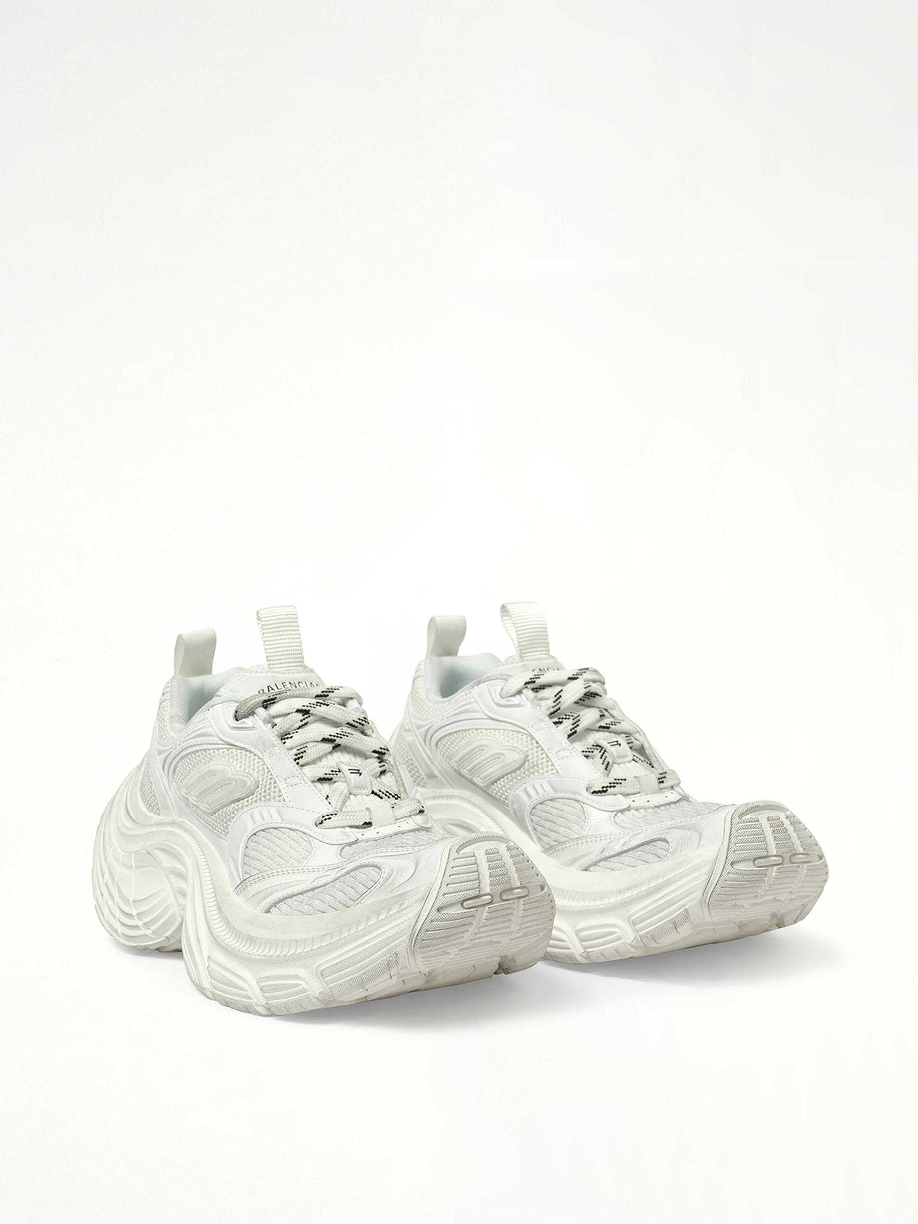 6XL Sneaker in White Front View | BALENCIAGA