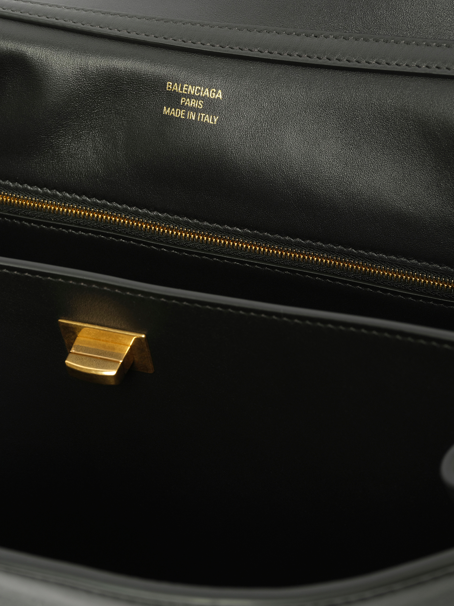 Balenciaga Rodeo Top Handle Large in Black