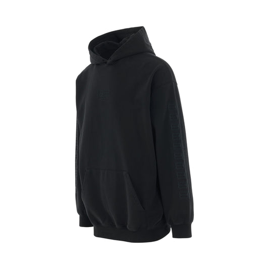 Medium Fit Hoodie in Washed Black