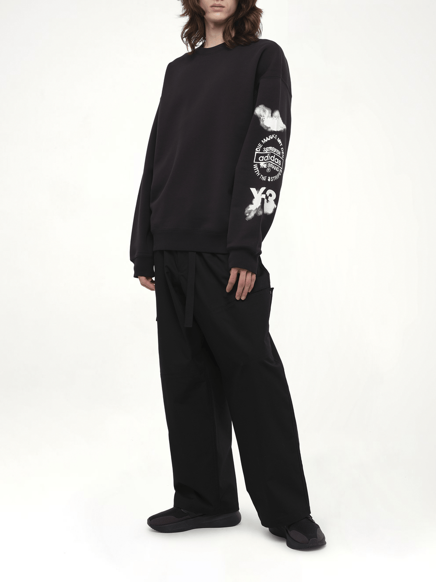 Graphic Crew Sweat in Black