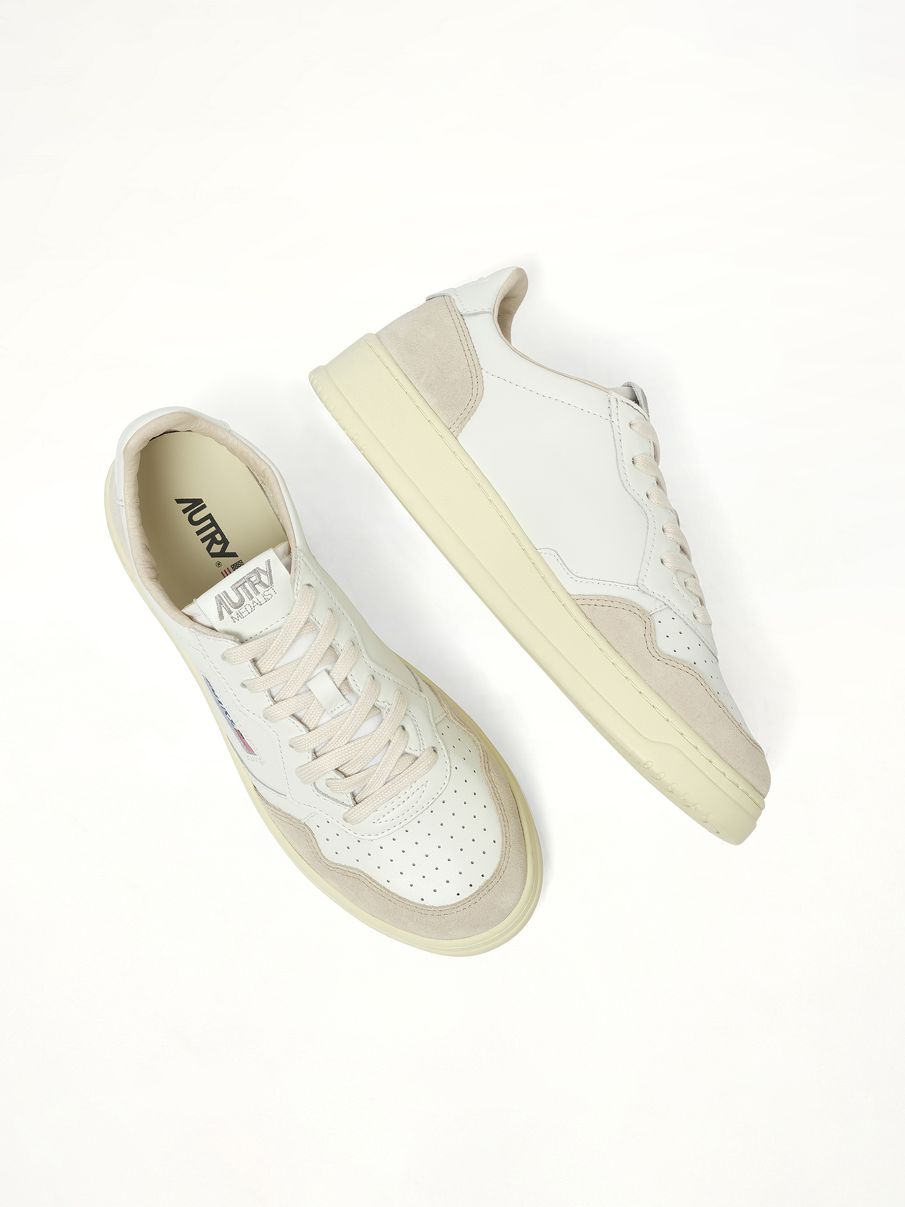 Medalist Low Sneakers in White Back View | AUTRY