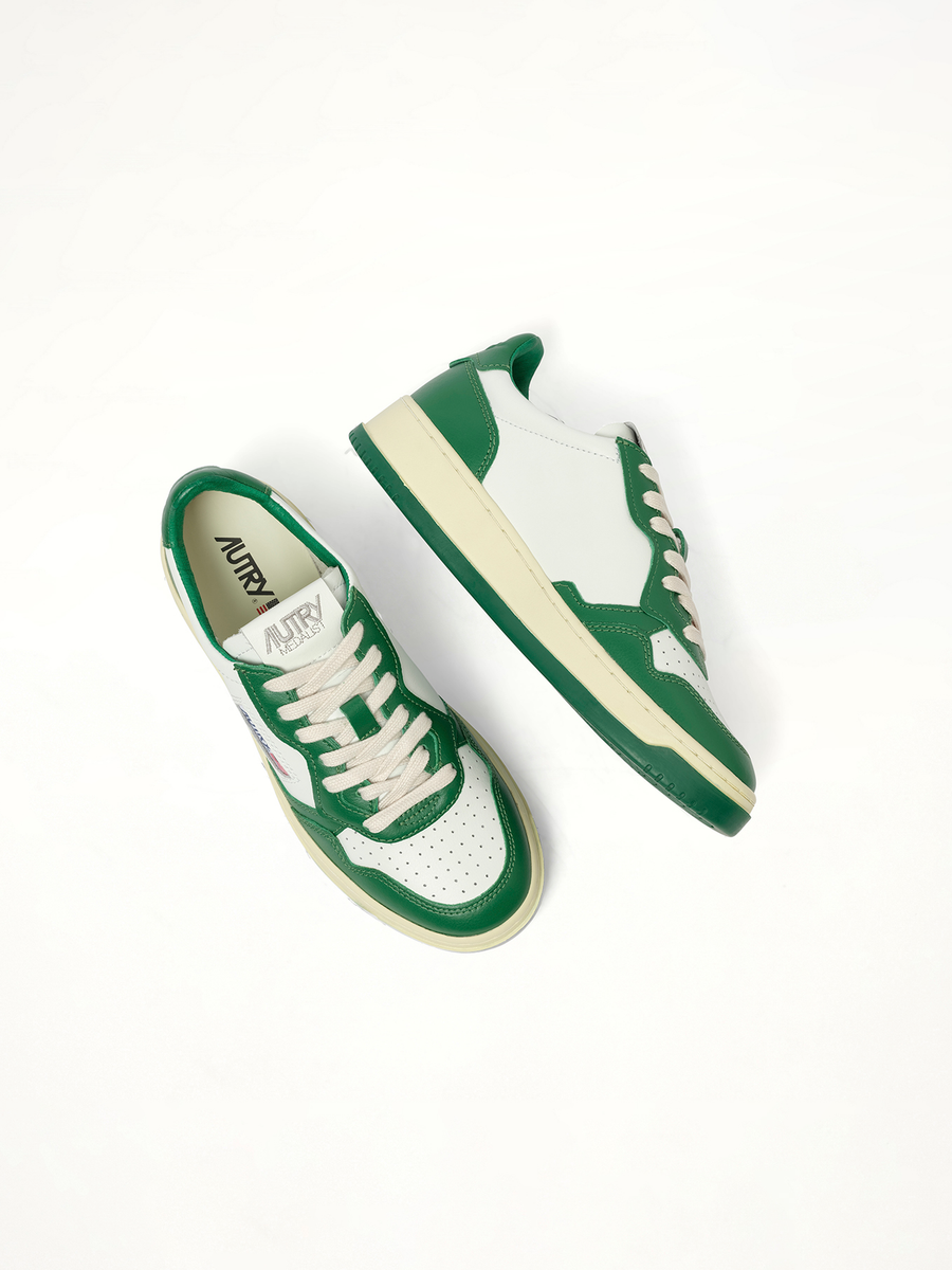 Medalist Low Bicolour Sneakers in White/Green Back View | AUTRY
