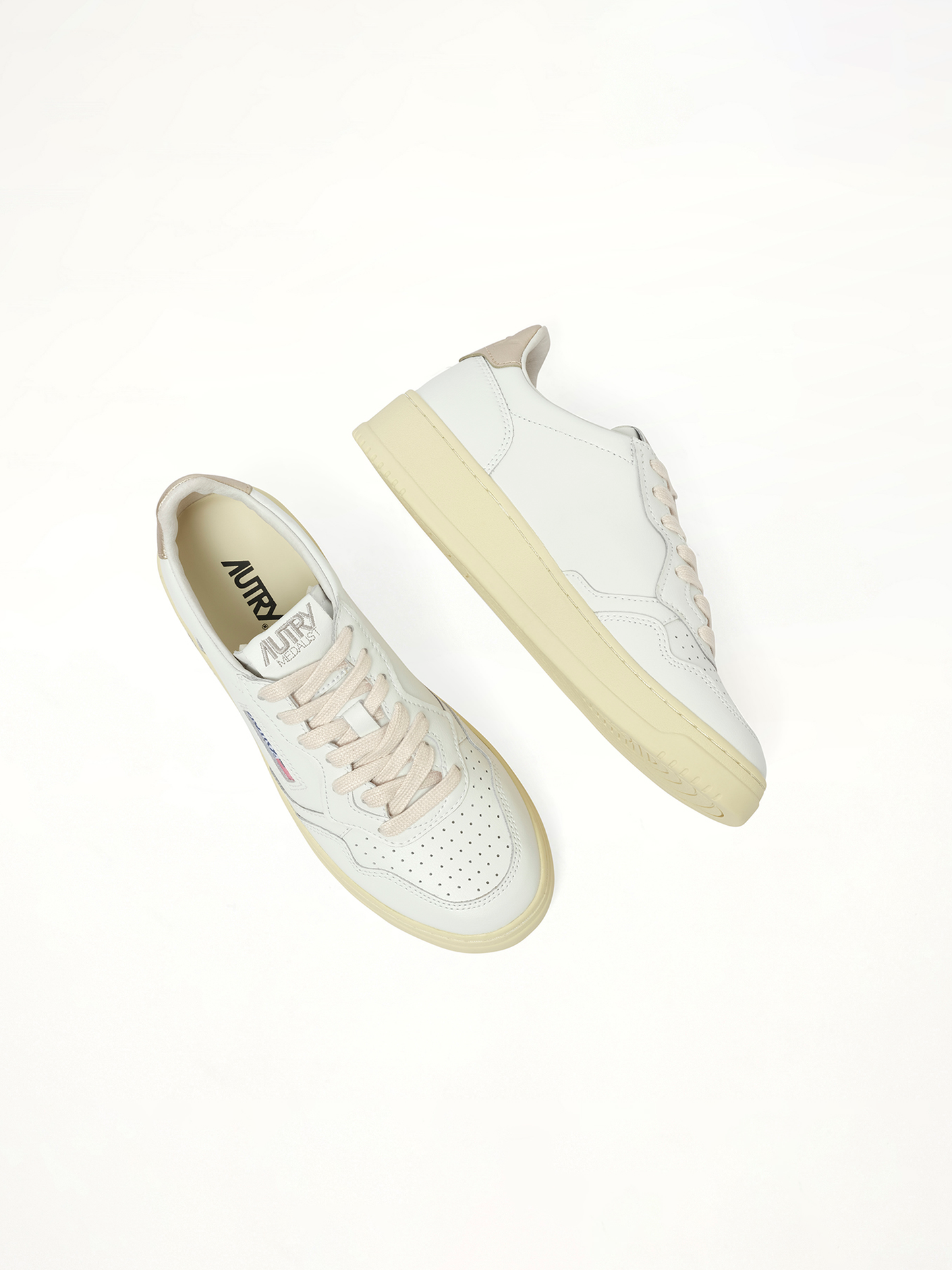 Medalist Low Sneakers in White/Gold