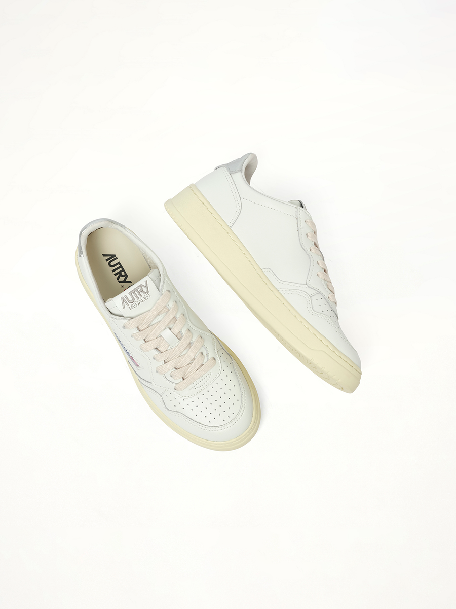 Medalist Low Sneakers in White/Silver Back View | AUTRY