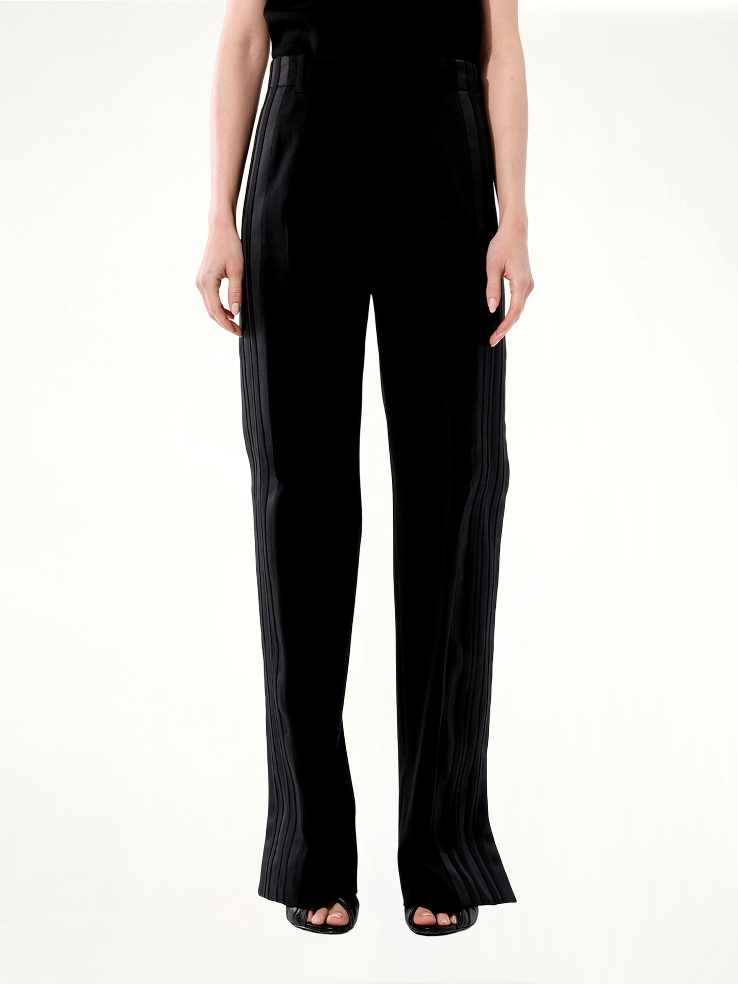 Classic Jogging Pants in Black