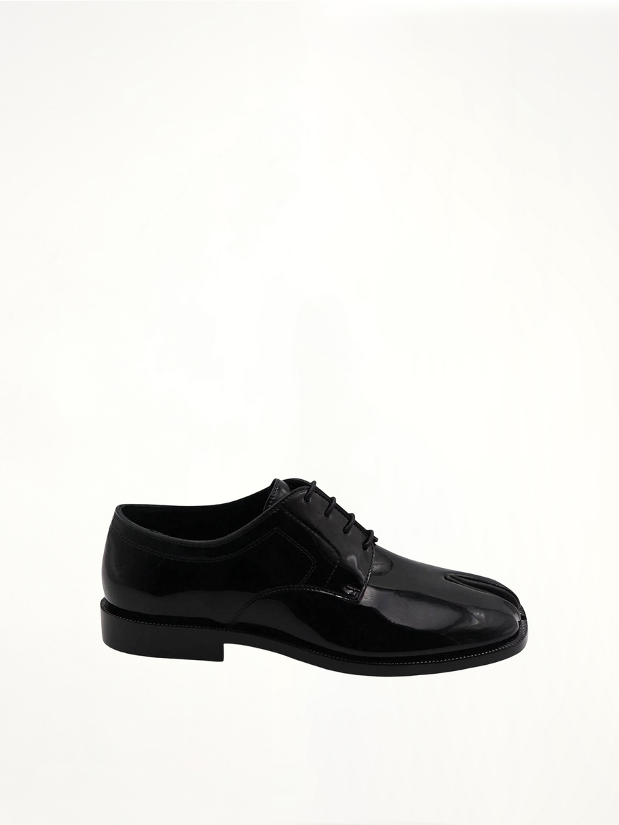 Tabi Lace-ups Shoes in Shine Black Side View | MAISON MARGIELA