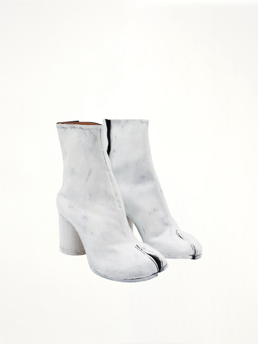 Tabi Bianchetto Ankle Boots 8cm Heel Front View | MAISON MARGIELA