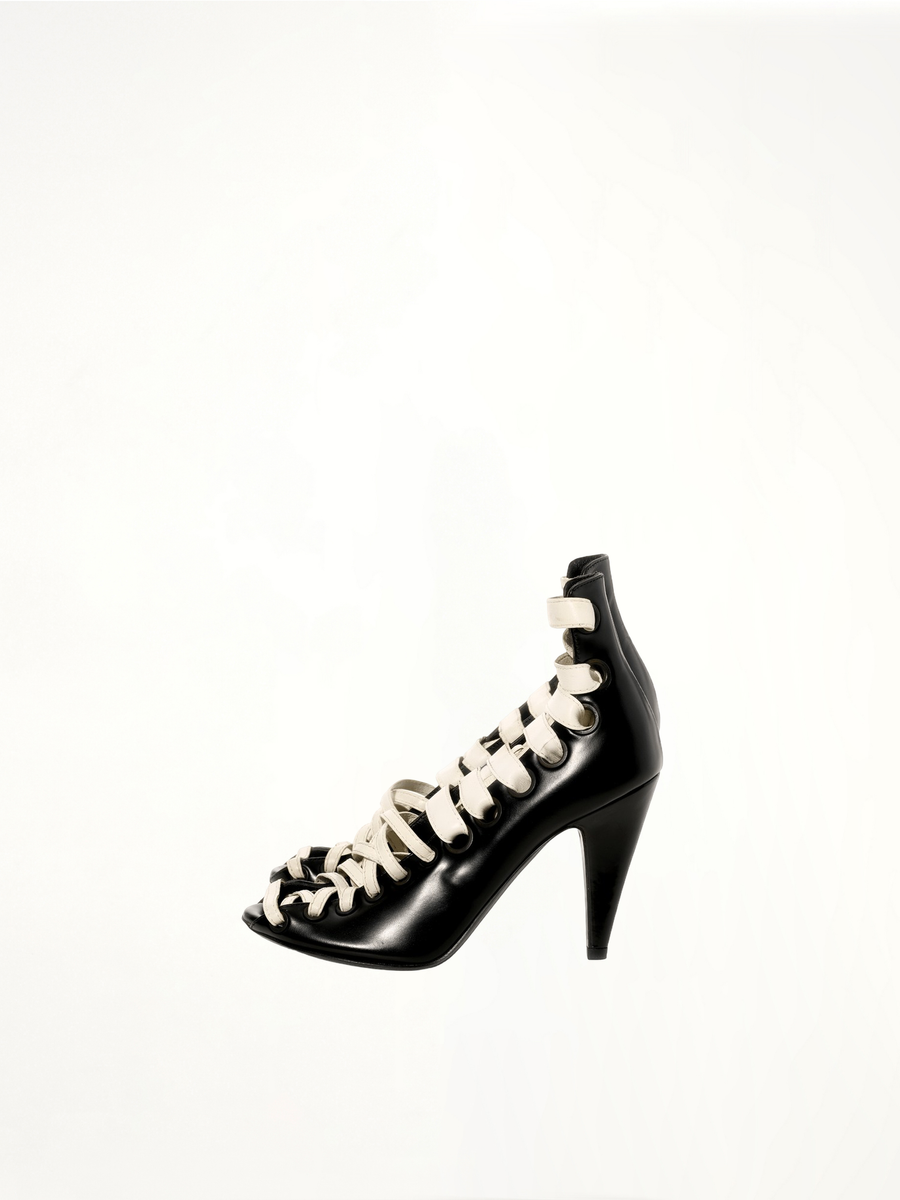 Sandal Leather in Black Side View | BALENCIAGA