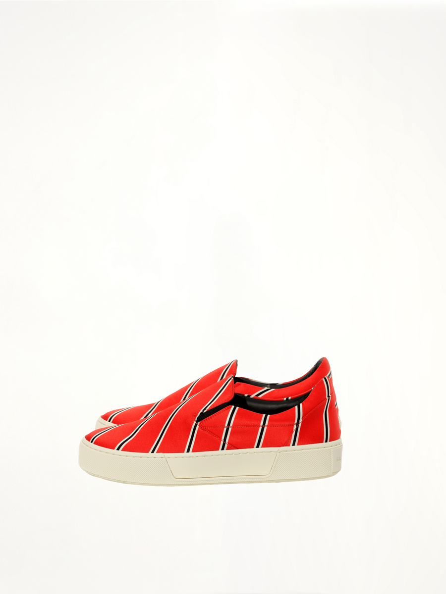 Sneaker in Red Side View | BALENCIAGA