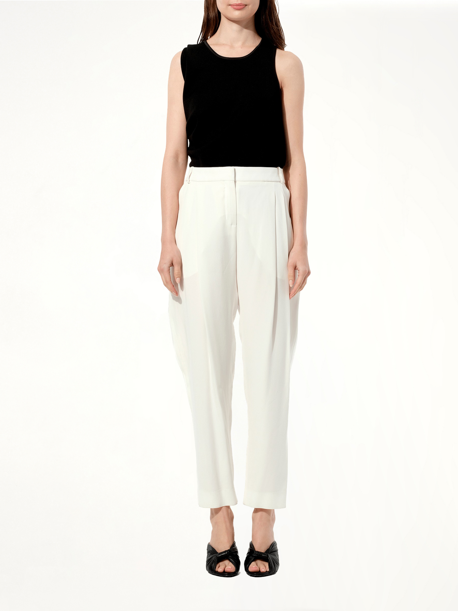 Pants in White