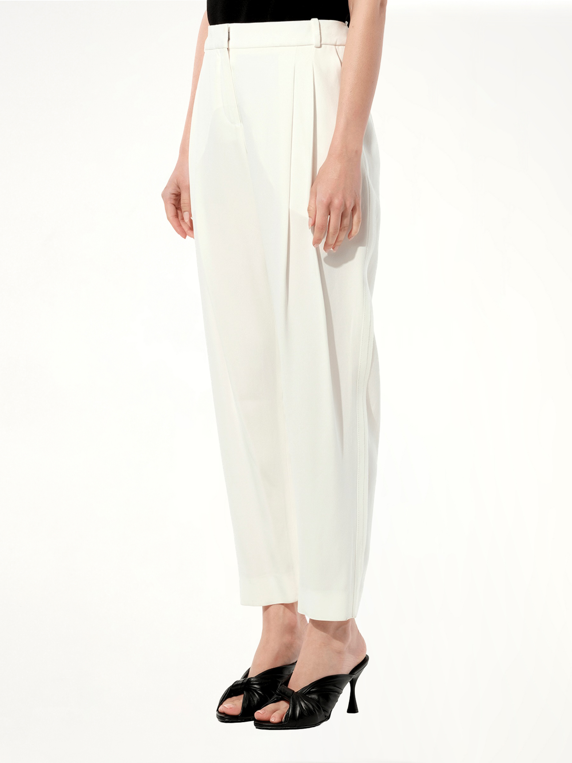 Pants in White