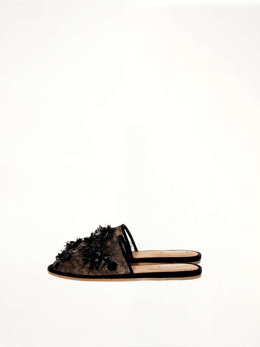 Scarpa D.Fleurs Shoes in Black Side View | BALENCIAGA