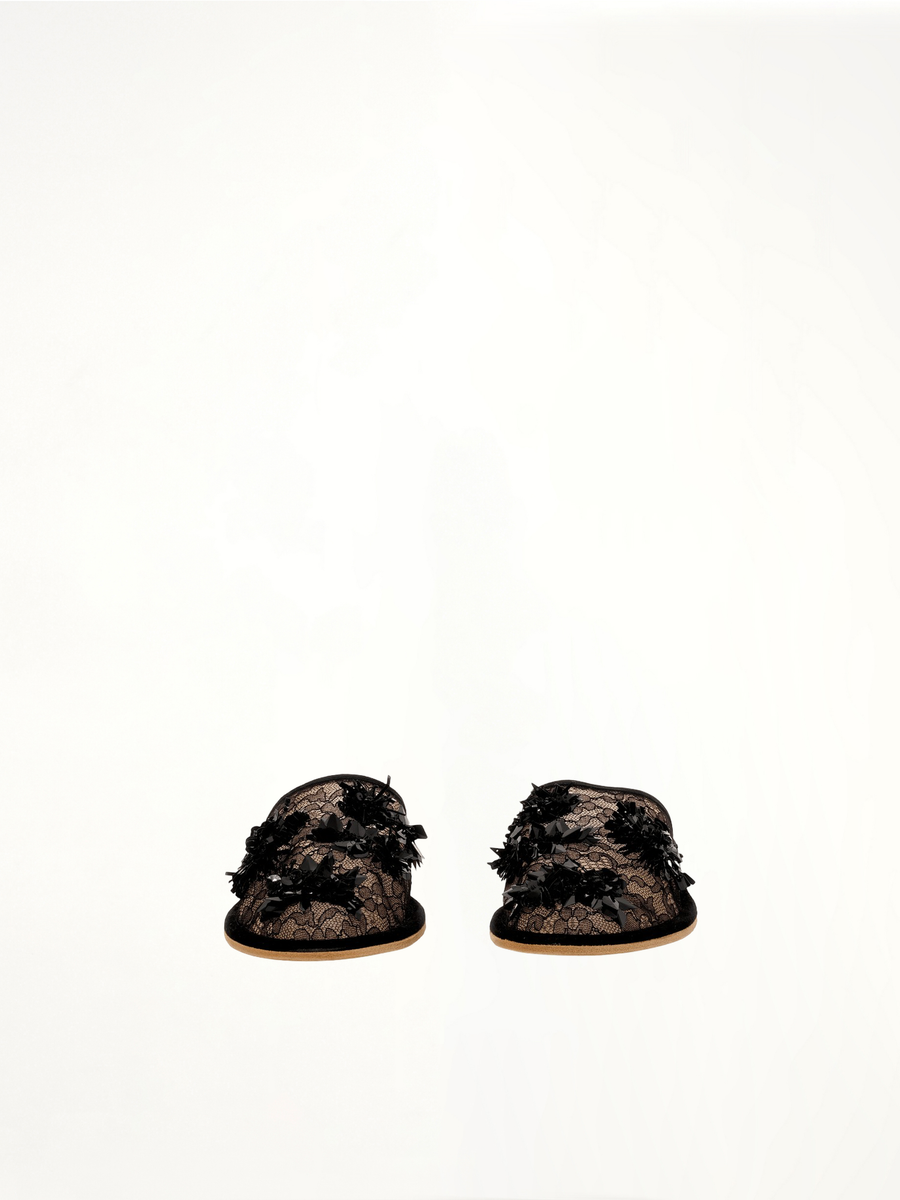 Scarpa D.Fleurs Shoes in Black Front View | BALENCIAGA