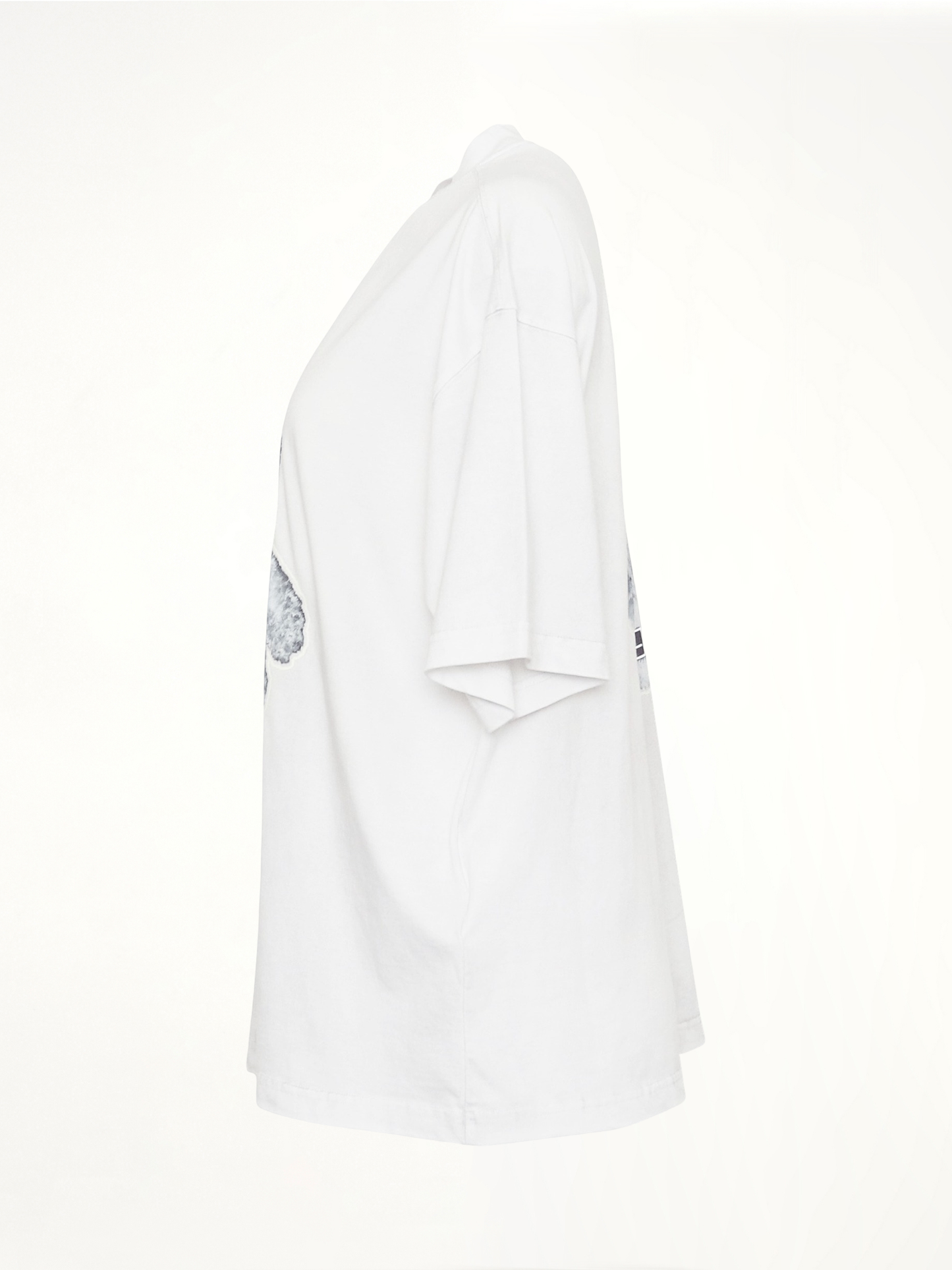 Pearl Necklace Teddy T-Shirt in White