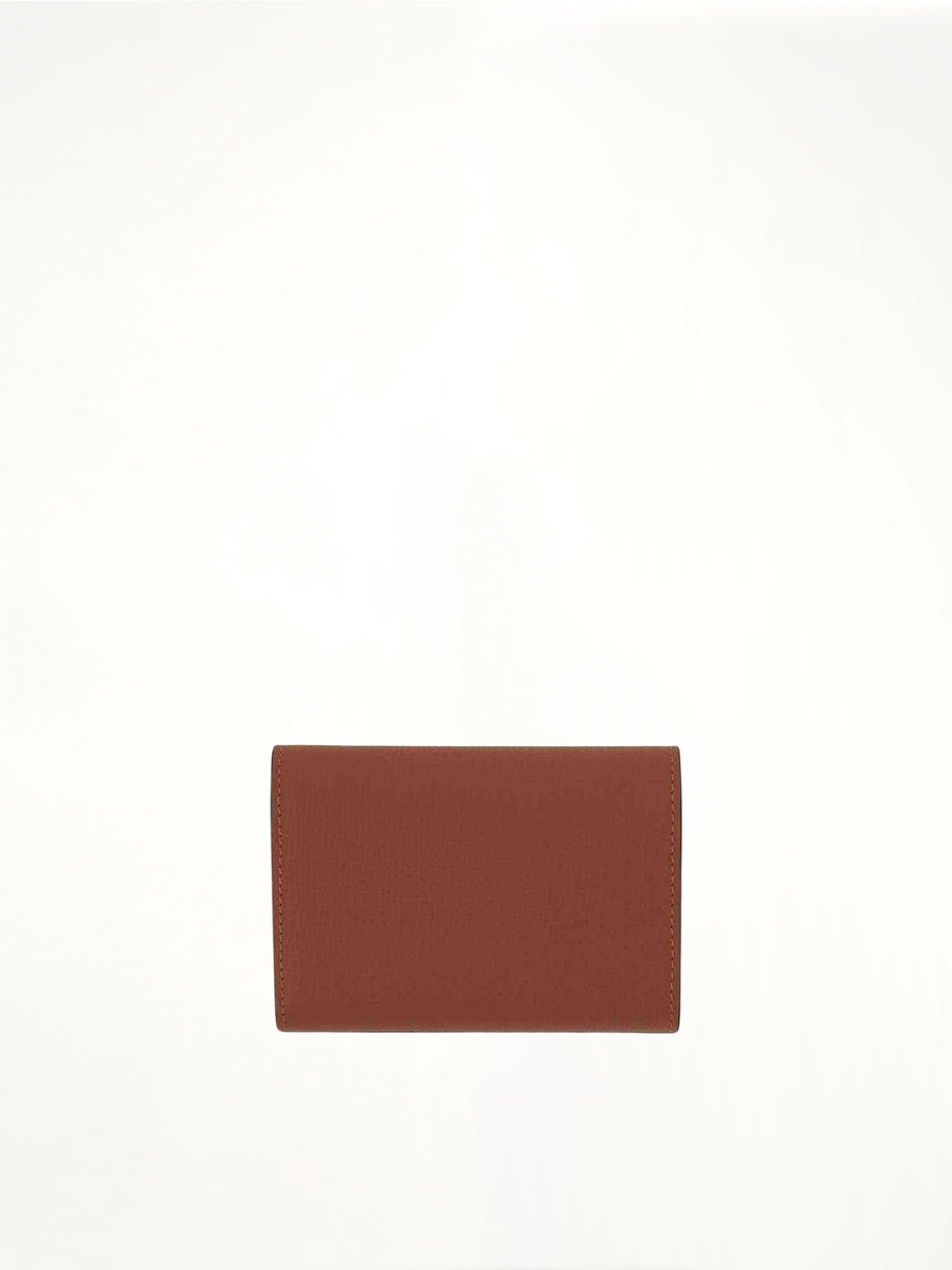 Anagram Small Vertical Wallet in Pebble Grain Calfskin in Tan
