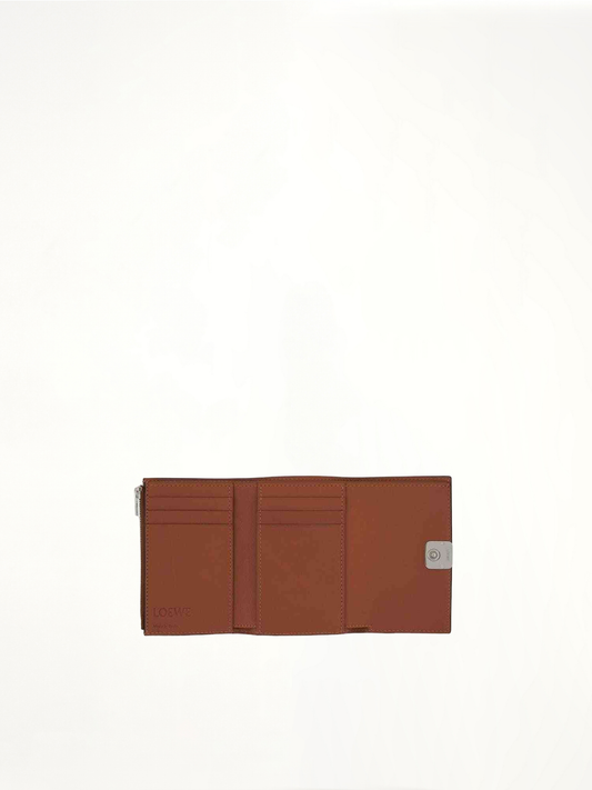 Anagram Small Vertical Wallet in Pebble Grain Calfskin in Tan