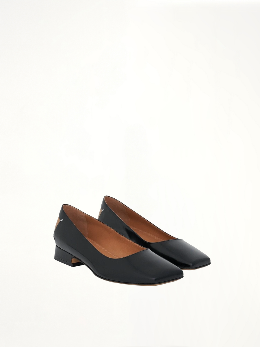 Four Stitches Decortique Ballerinas in Black Front View | MAISON MARGIELA