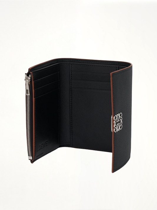 Anagram Small Vertical Wallet in Pebble Grain Calfskin in Black