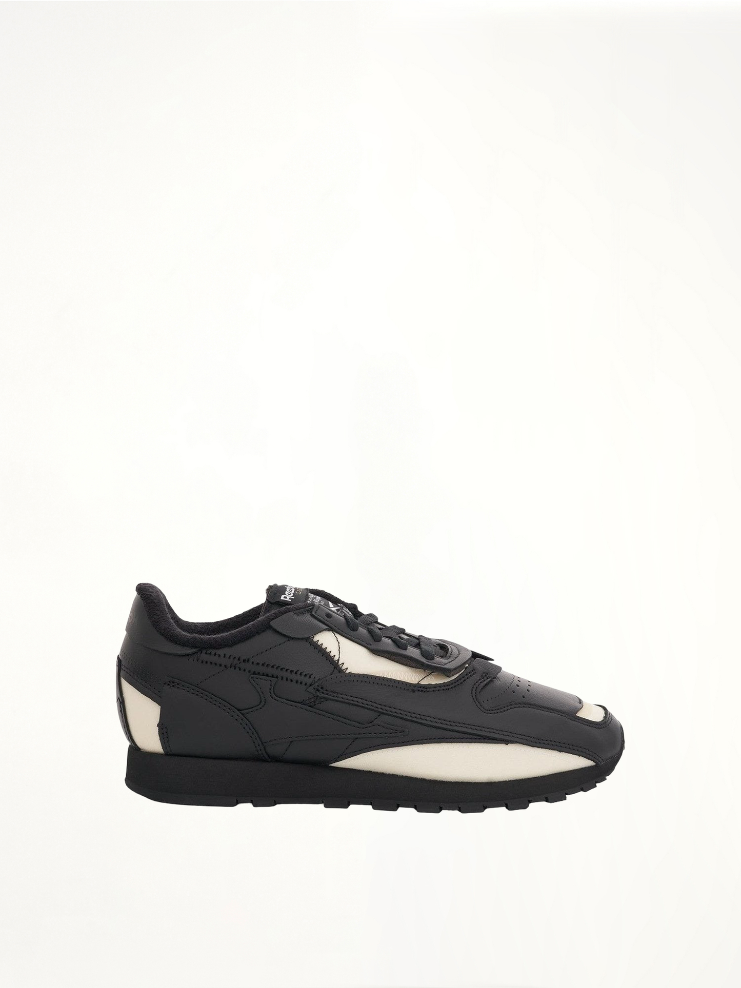 Maison Margiela x Reebok Sneakers in Black