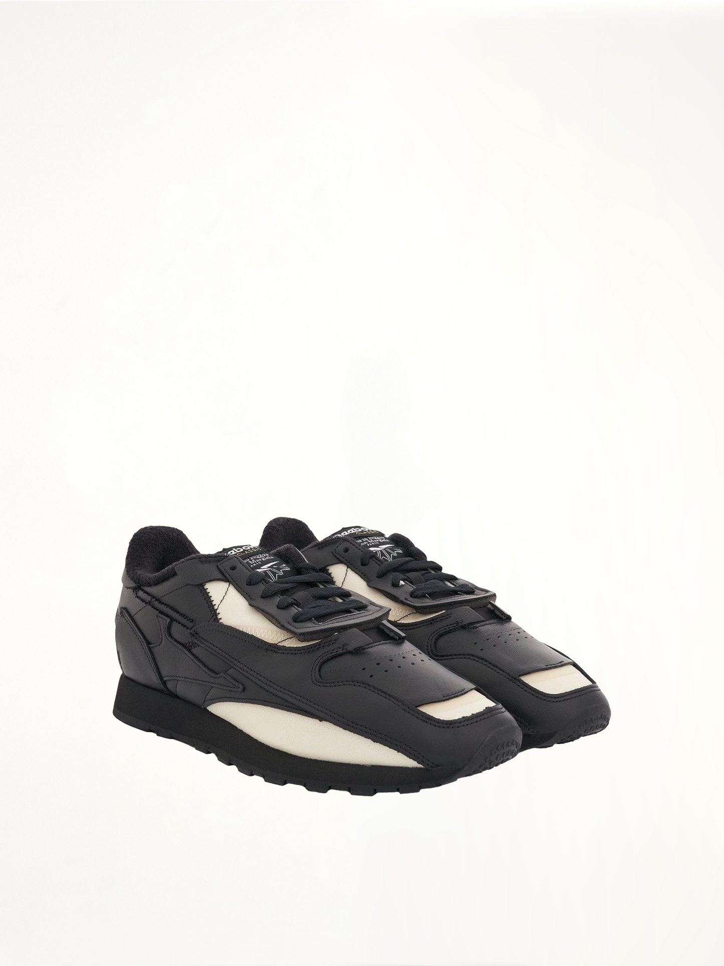 Maison Margiela x Reebok Sneakers in Black