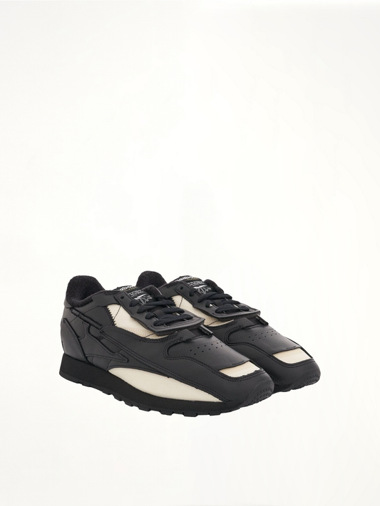 Maison Margiela x Reebok Sneakers in Black