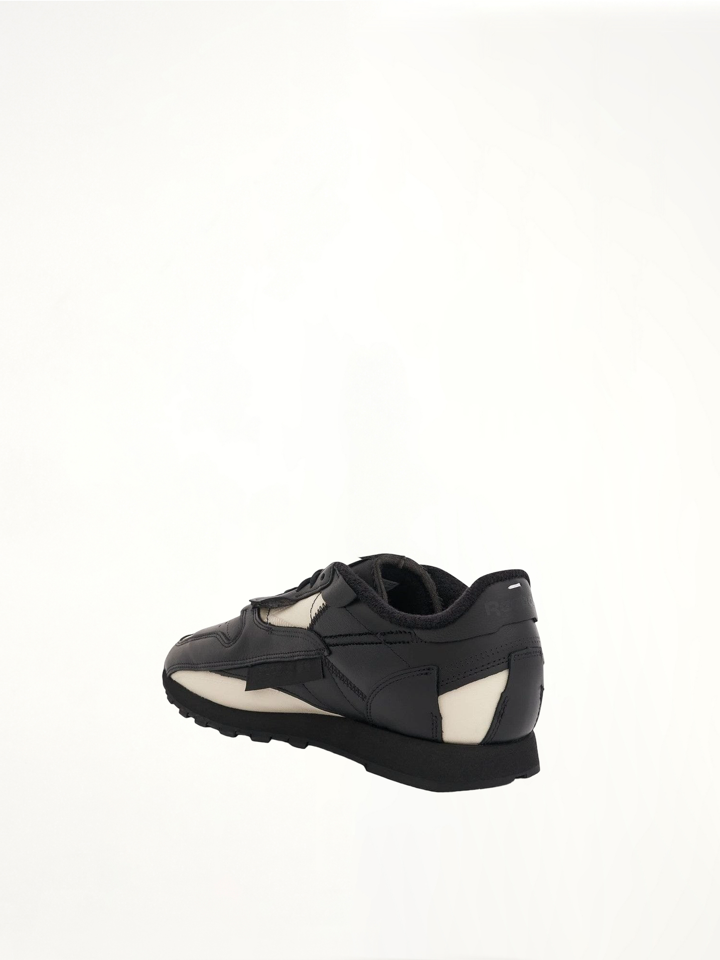 Maison Margiela x Reebok Sneakers in Black