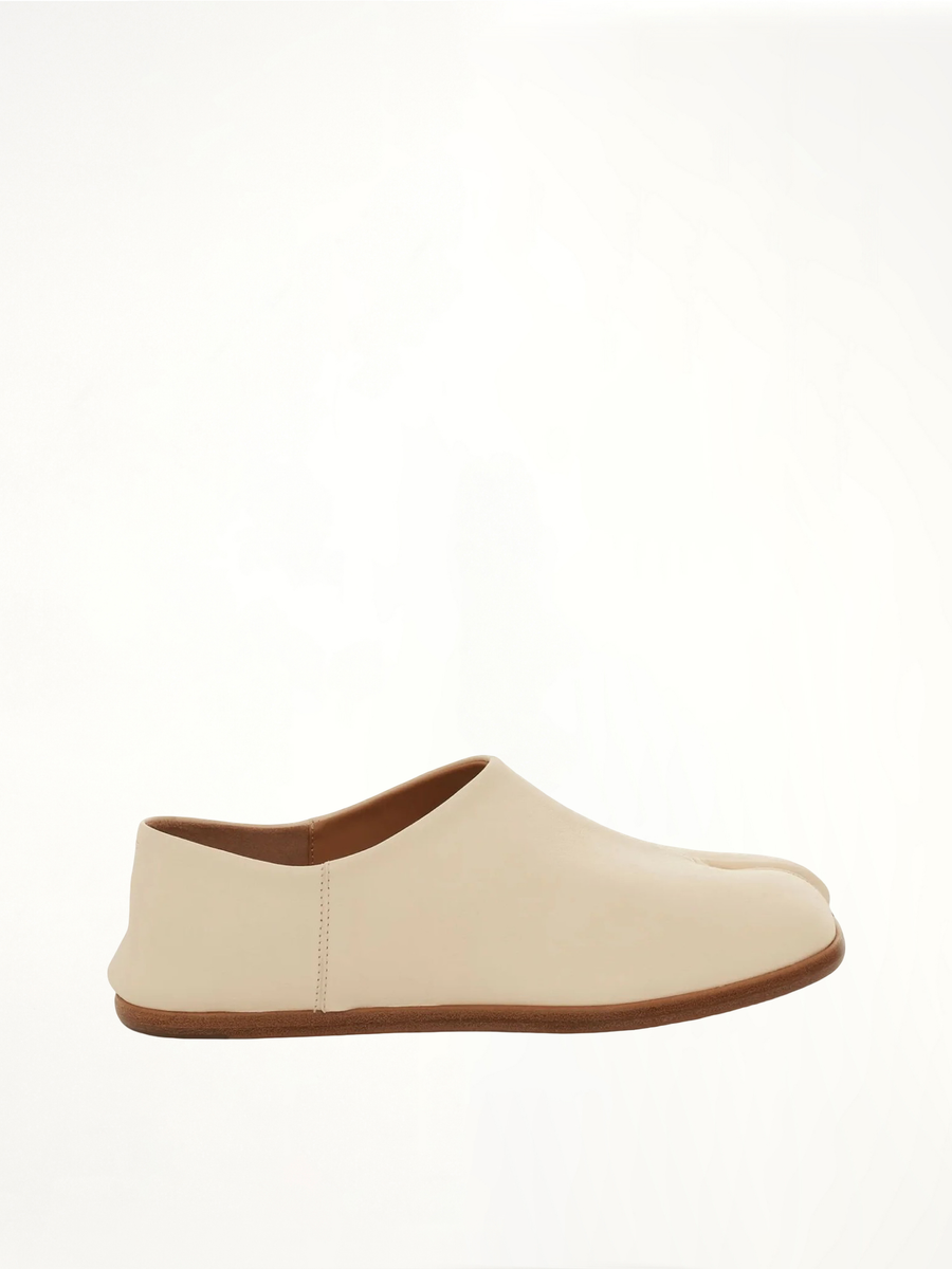Tabi Babouches Loafers in White Side View | MAISON MARGIELA