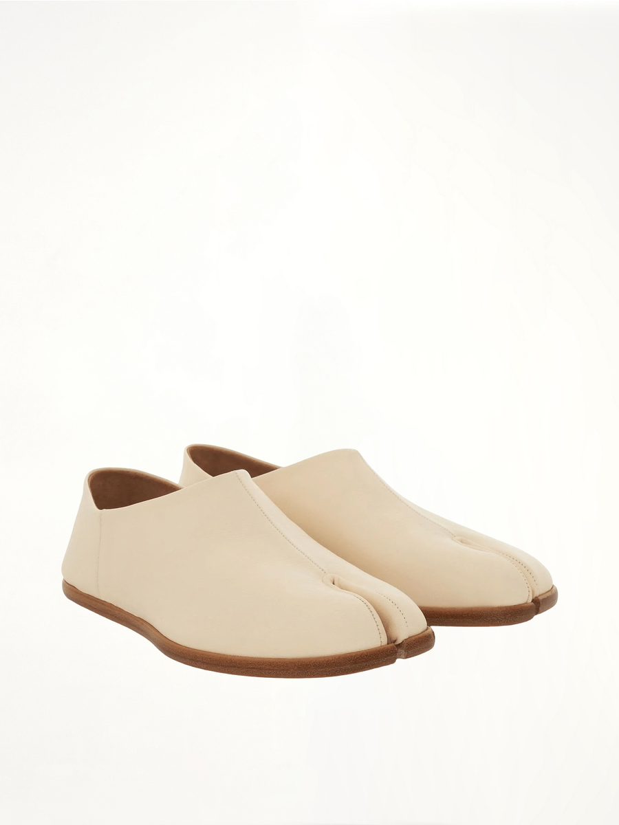 Tabi Babouches Loafers in White Front View | MAISON MARGIELA