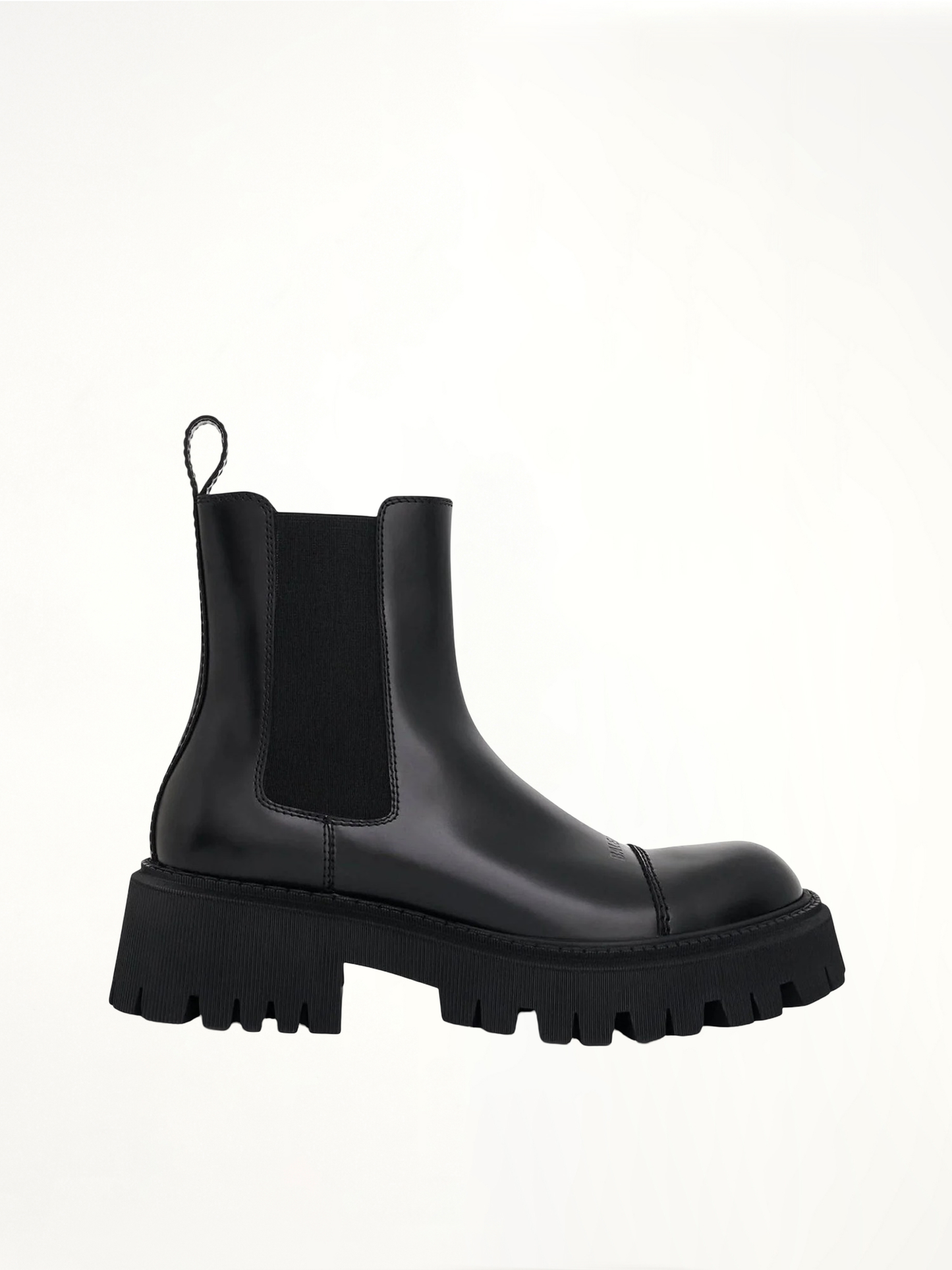 Tractor Chelsea Boots in Black