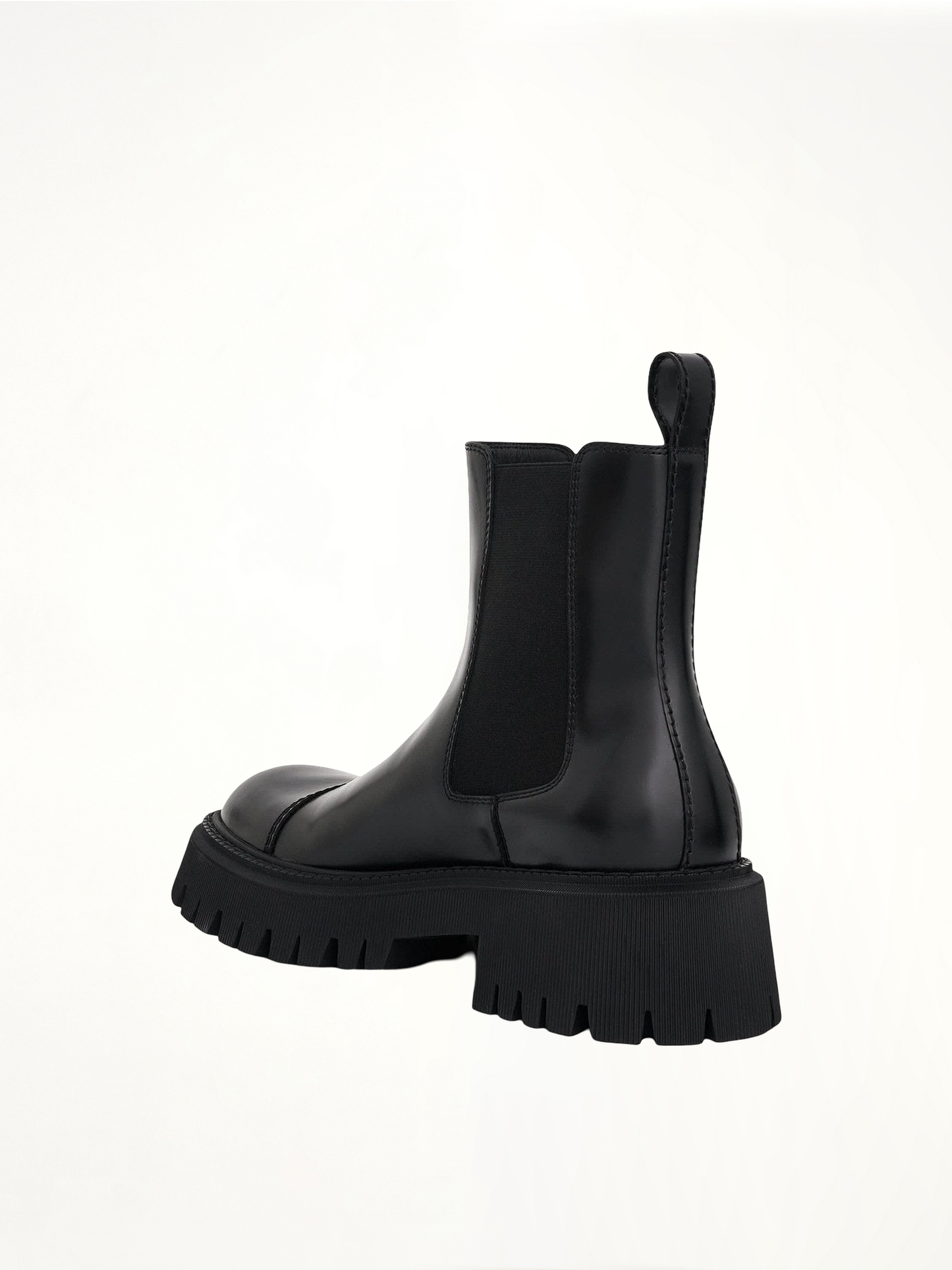 Tractor Chelsea Boots in Black