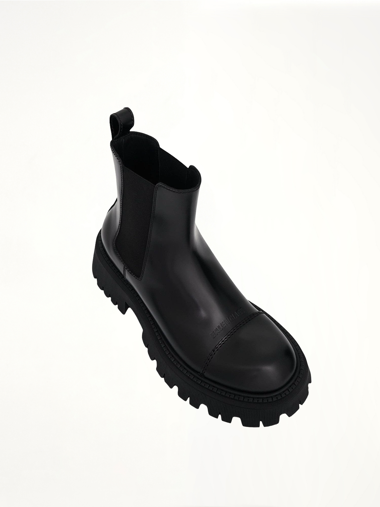 Tractor Chelsea Boots in Black