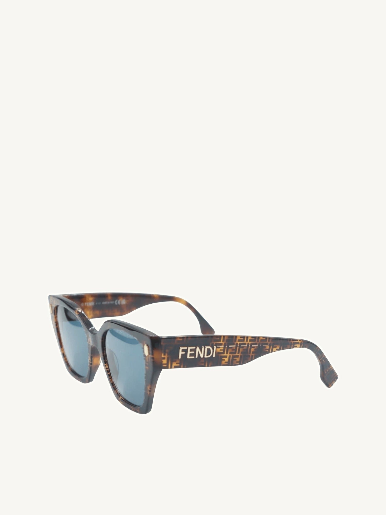 FE40070F Sunglasses with Smoke Lens in Coloured Havana