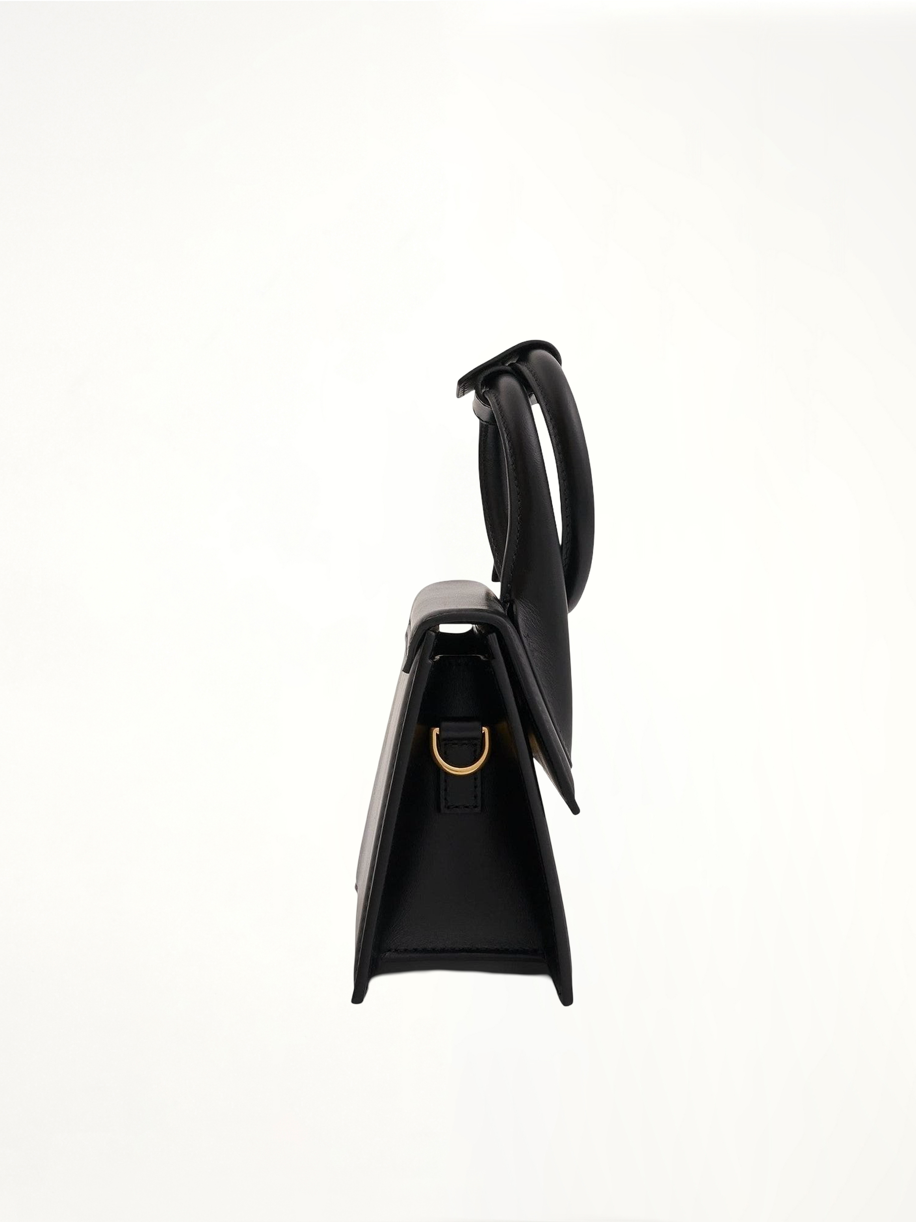 Le Chiquito Noeud Leather Bag in Black