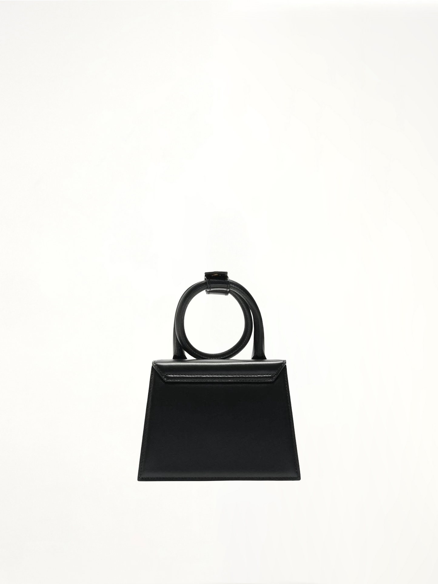 Le Chiquito Noeud Leather Bag in Black