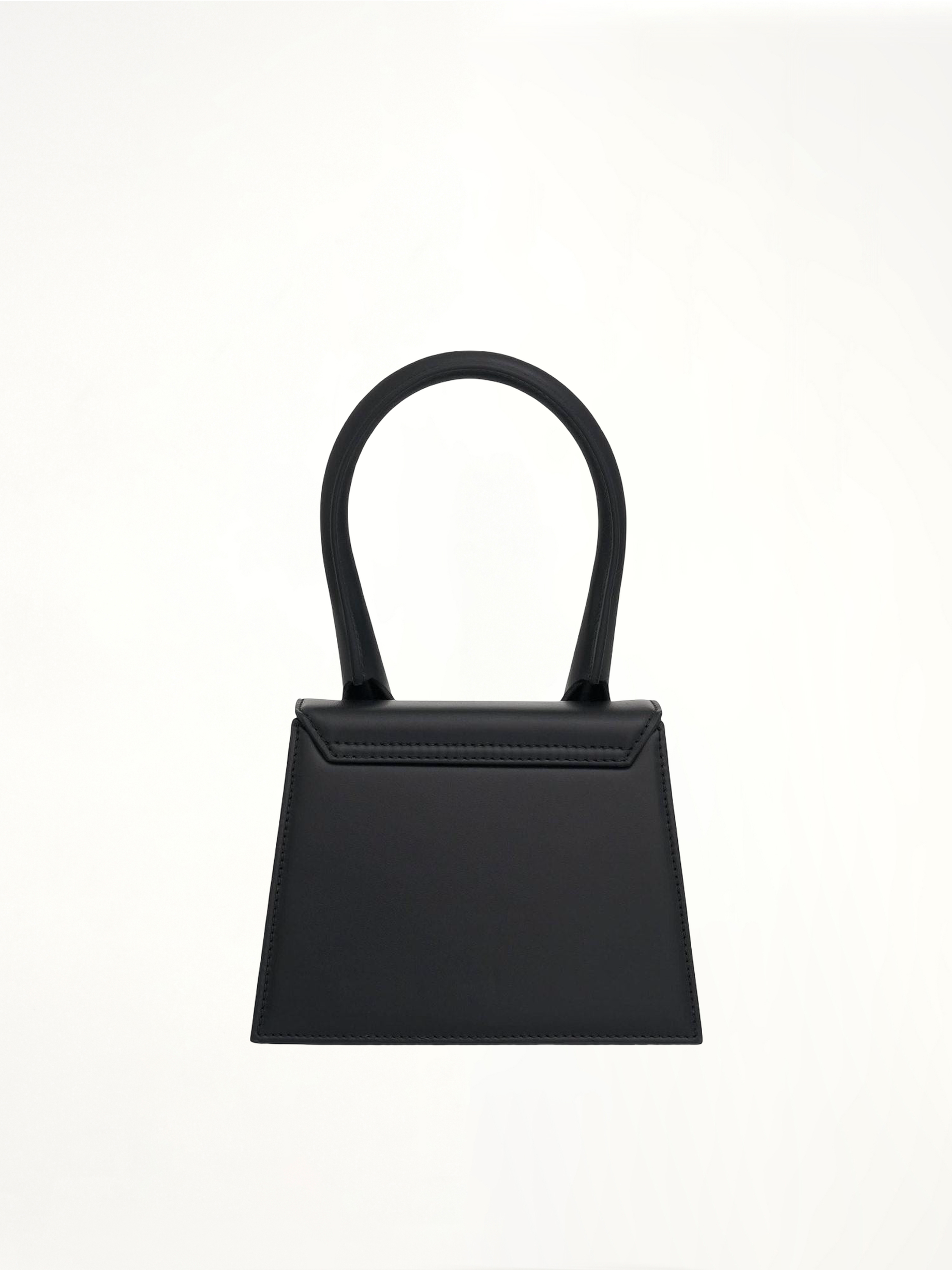 Le Chiquito Moyen Leather Bag in Black