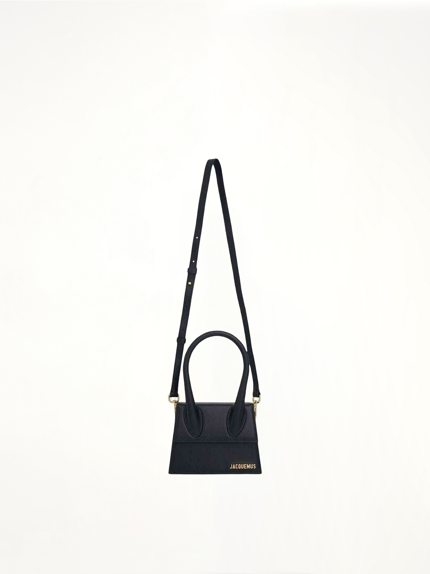 Le Chiquito Moyen Leather Bag in Black