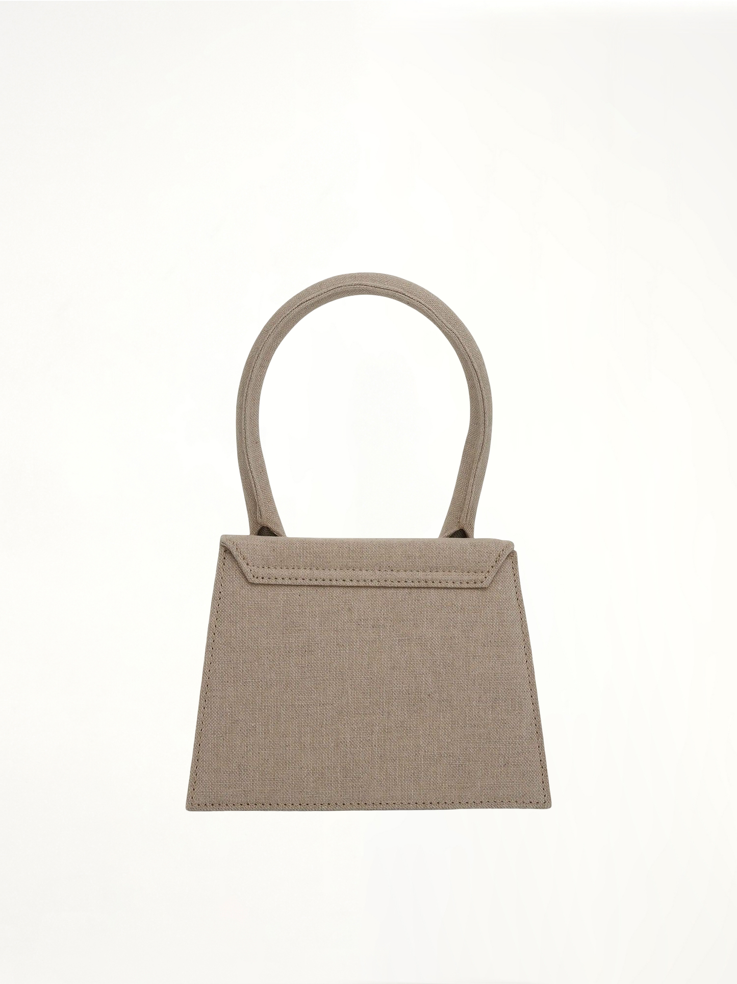 Le Chiquito Moyen Leather Bag in Light Grey